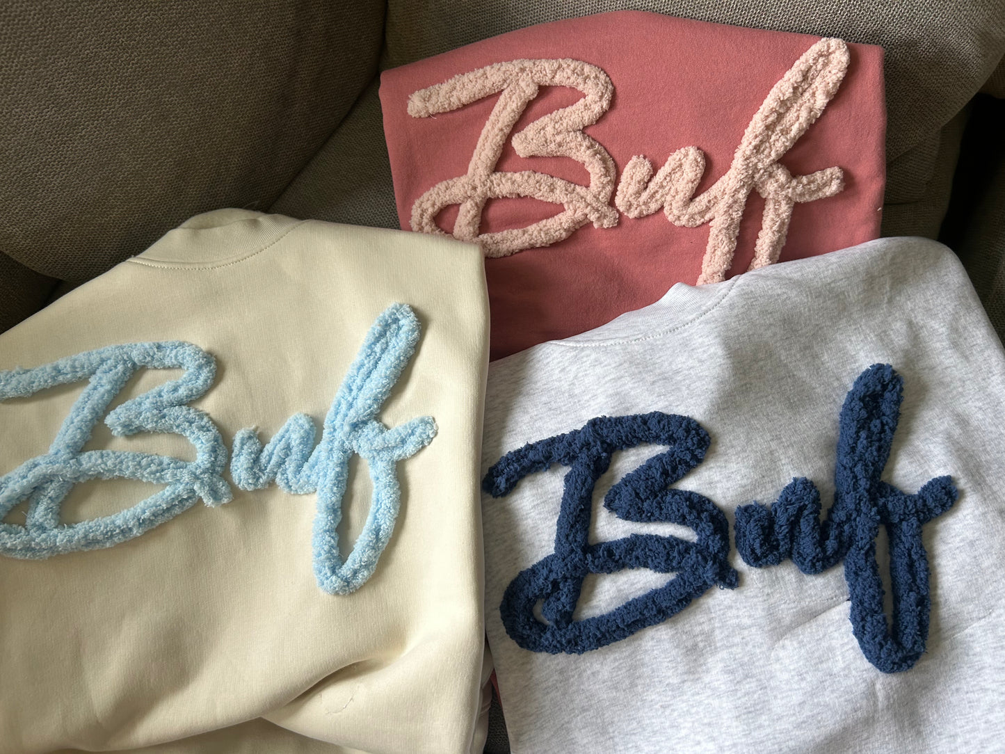 Chunky Yarn Embroidered Crewneck